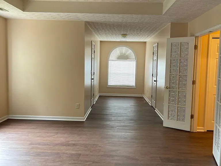 318 Derby Dr — Photo 8