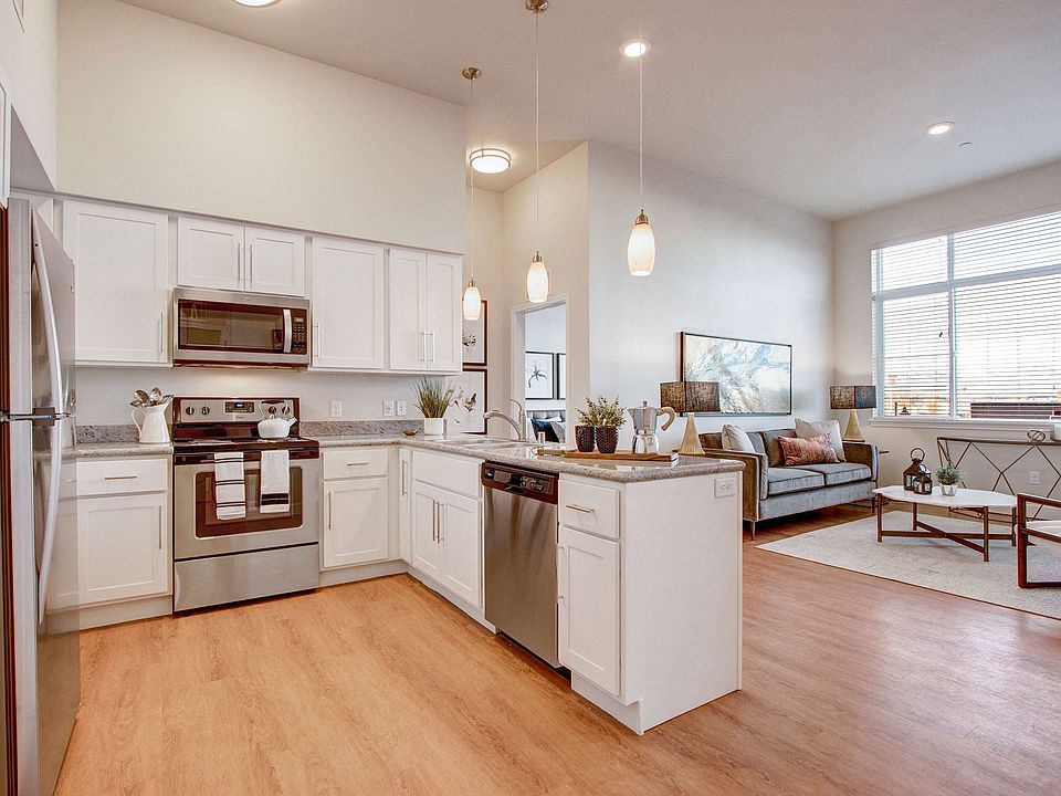 Ritz Classic 2 Bedroom Kitchen and Living Room