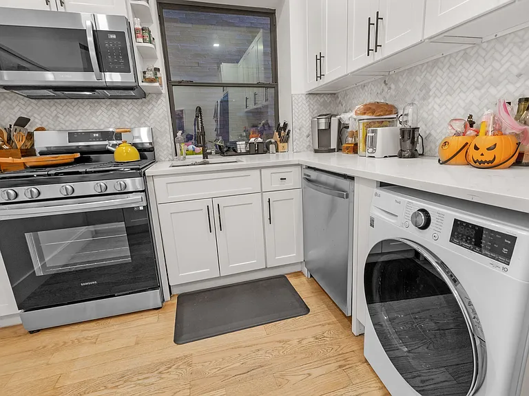321 W 94th St #2W — Photo 4