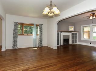 519 Algonquin Rd, Fox River Grove, IL 60021