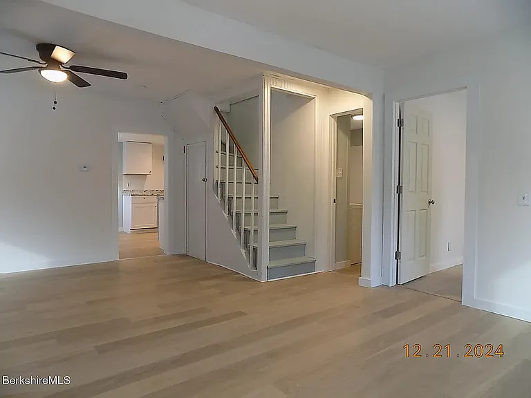 7 Crystal St — Photo 7
