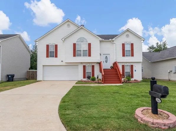 2901 Dotti Dr, Phenix City, AL 36870