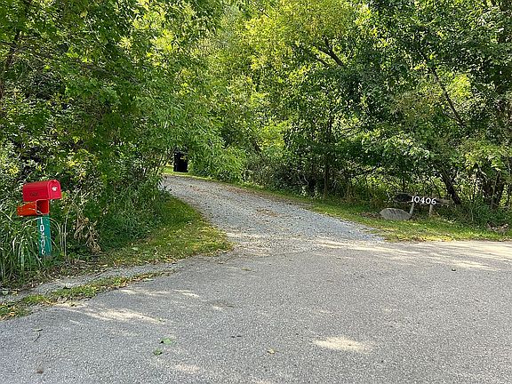 3rd image of 10406 Pollard Rd