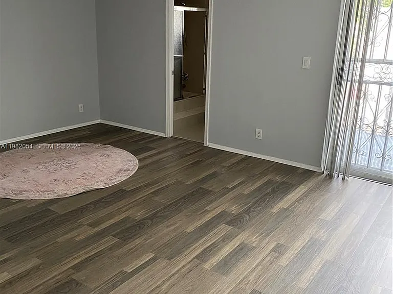 802 NE 26th Ave #802 — Photo 4