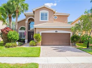 2057 Isla De Palma Cir, Naples, FL 34119