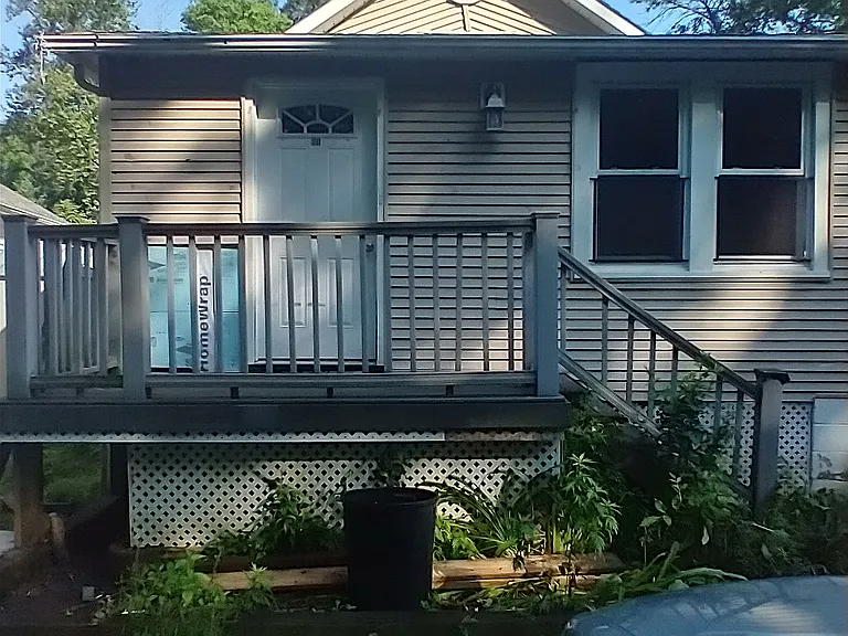 61 Riverside Dr — Photo 1