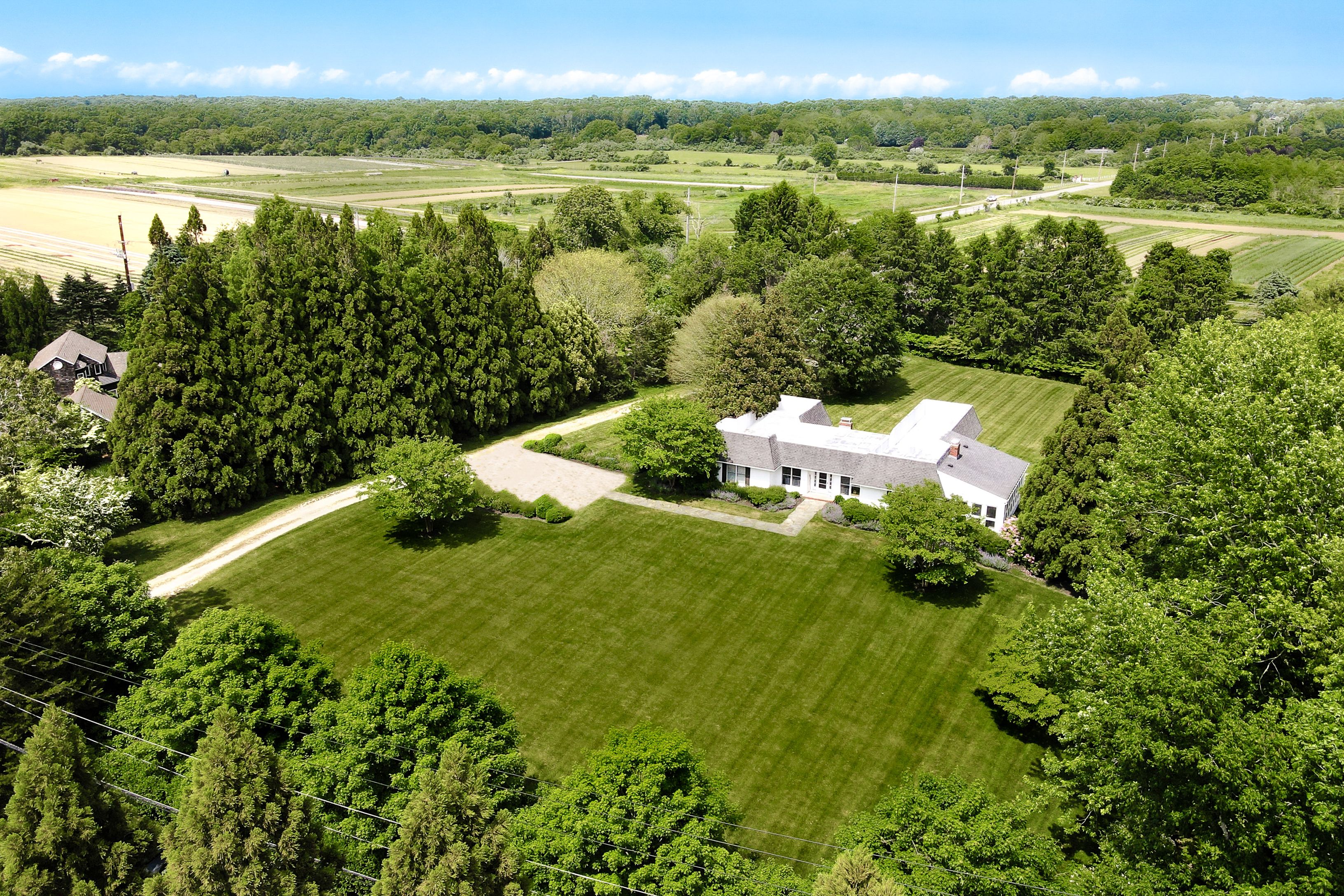 176 Windmill Ln, Amagansett, NY 11930 Out East