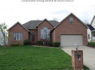 1009 Saint Ives Dr, Hurricane, WV 25526