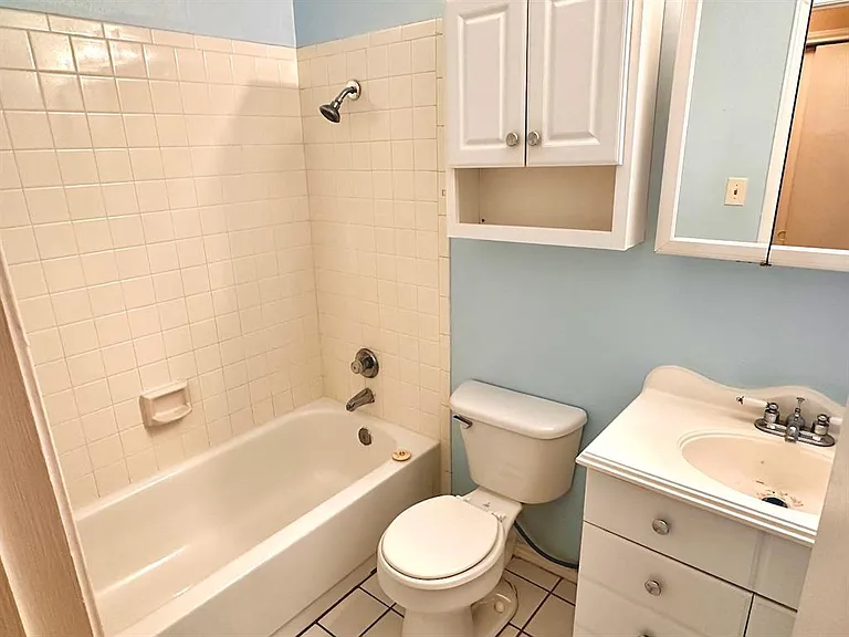 2215 Post Rd #1010 — Photo 16