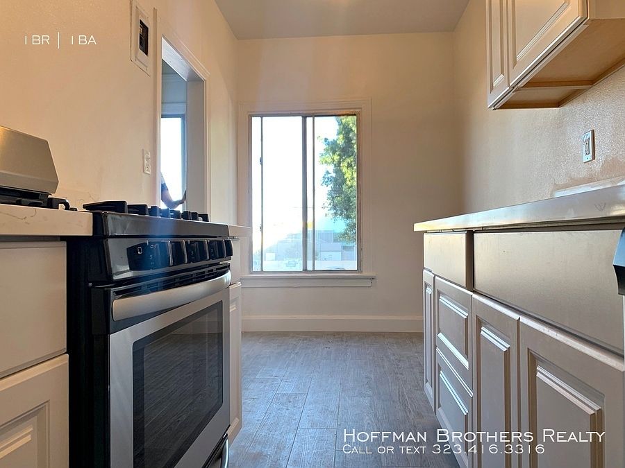 1st image of 1621 N Mariposa Ave #204