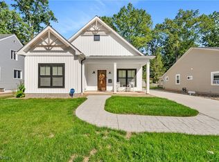 205 Sunset Rd, Avon Lake, OH 44012