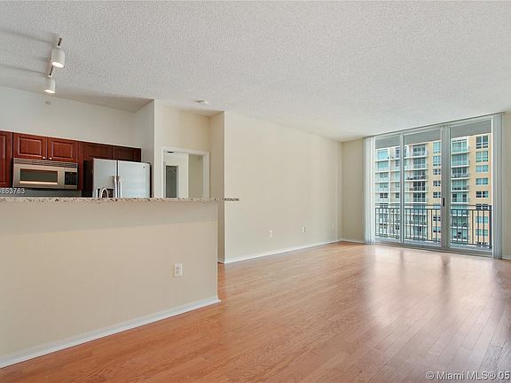 3rd image of 1115 Brickell Bay Dr #2109