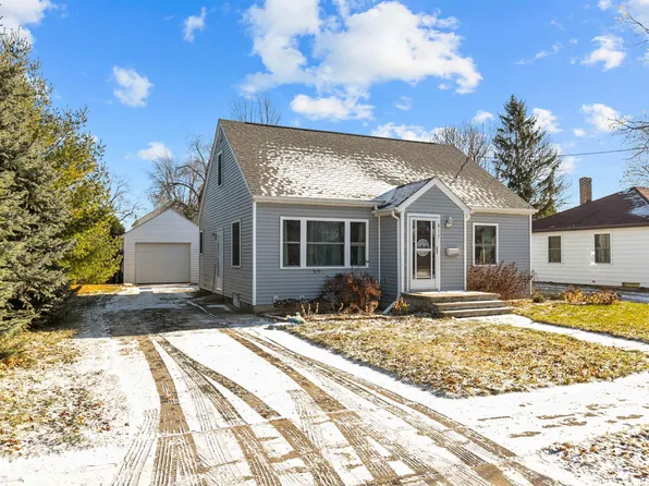 817 Warsaw St, Menasha, WI 54952