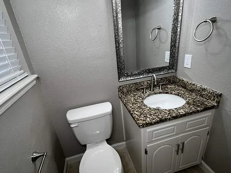 3205 SE Coachman Pl — Photo 8