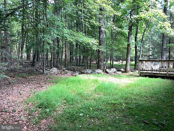 3rd image of 137 Aspen Rd