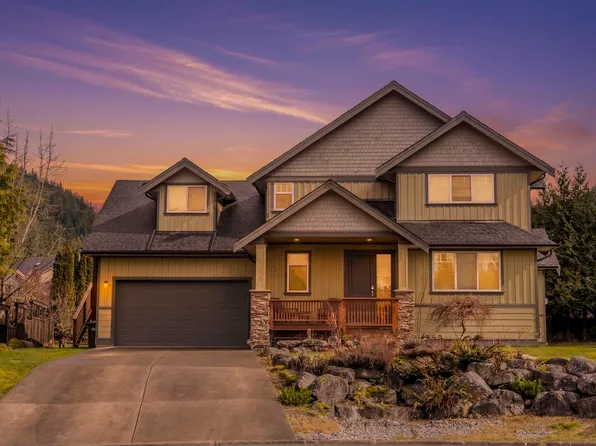 1003 Ash Pl, Squamish, BC V8B 0W2