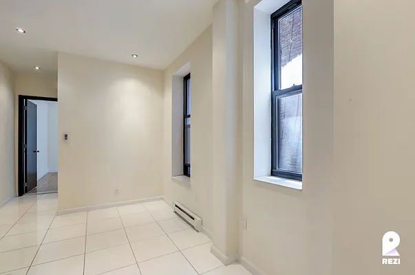 Rented by REZI | media 14