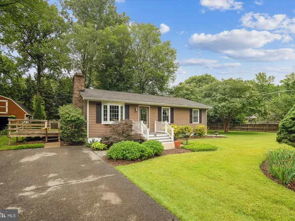 90 Scotts Cove Rd, Edgewater, MD 21037
