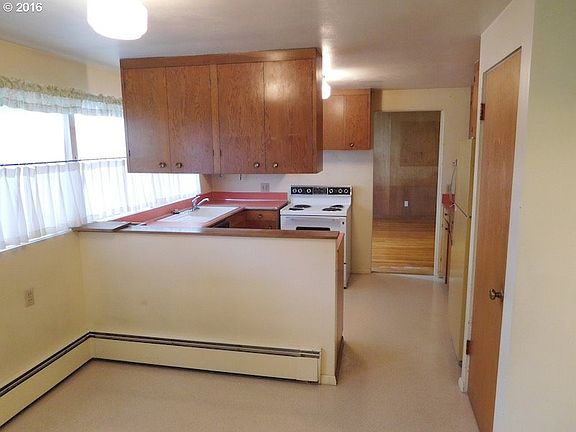 5th image of 1590 Orchard St
