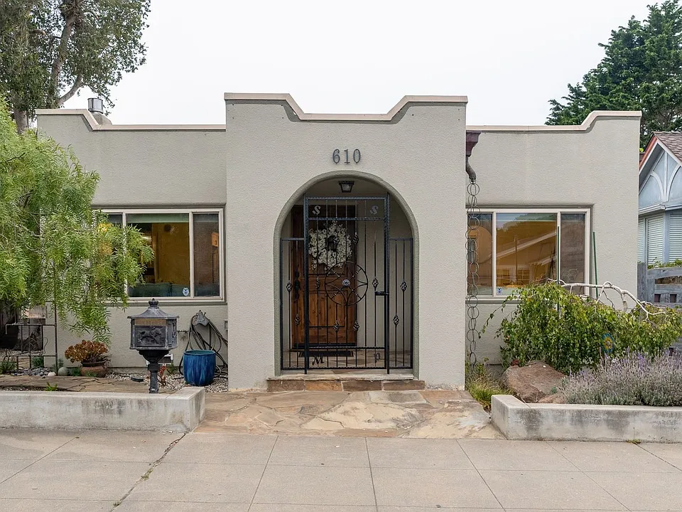 610 Forest Ave