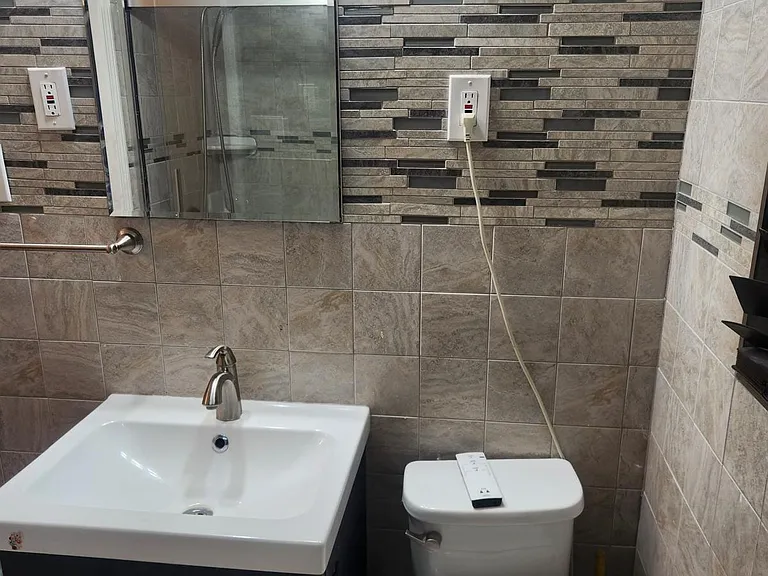 13 Daniel St #B — Photo 6