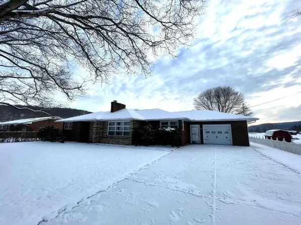 148 Davis St, Youngsville, PA 16371