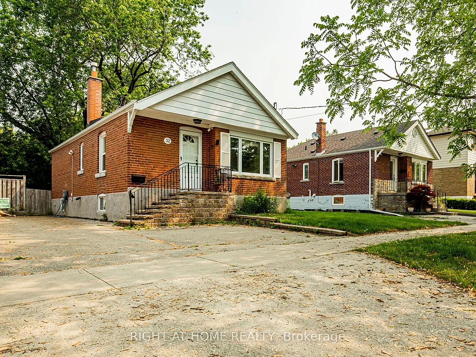32 Florens Ave