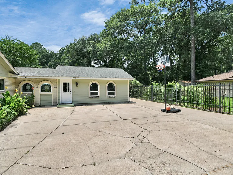 16811 Waycreek Rd — Photo 94