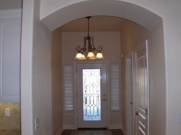 Entry Foyer w/coat closet