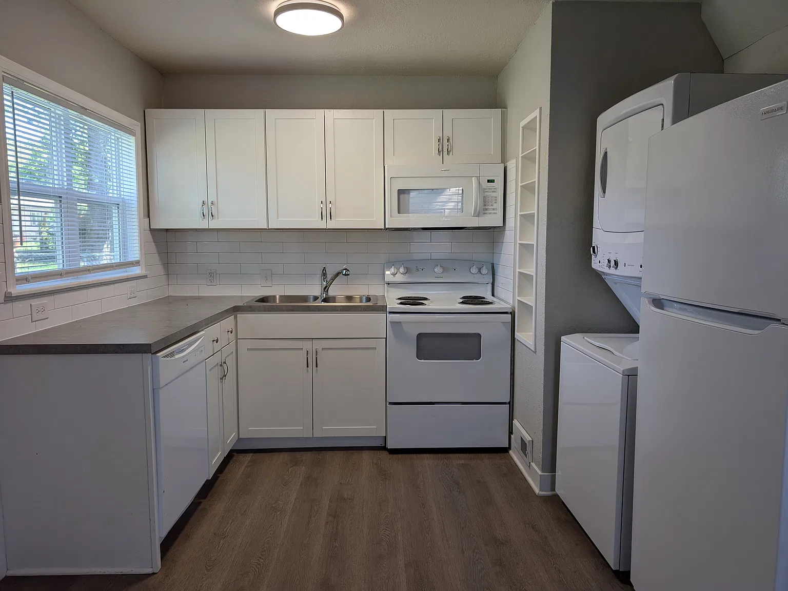 3 bed, 900 sqft, $1,250 — Photo 3