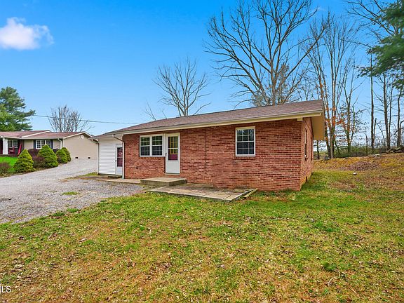 3rd image of 9370 Adwell Rd