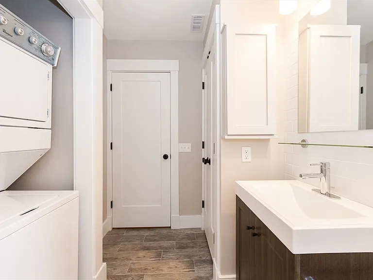127 Hudson St #1 — Photo 13