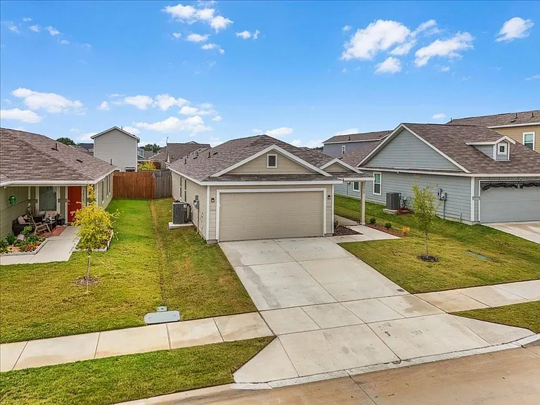 1412 Silver Oak Ln — Photo 30