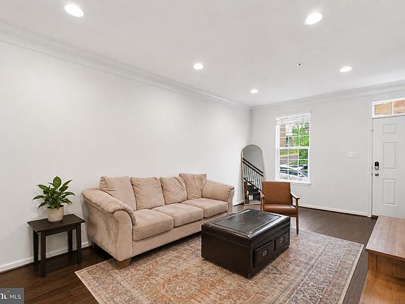 5th image of 3431 10th Pl SE