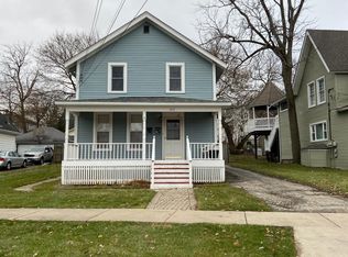 452 Hendee St APT 2, Elgin, IL 60123