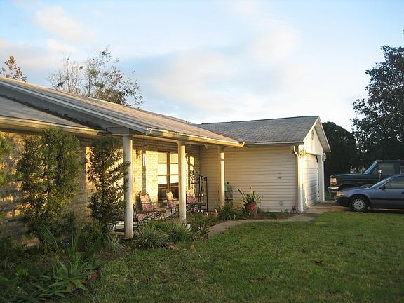 3rd image of 2113 Travelers Palm Dr