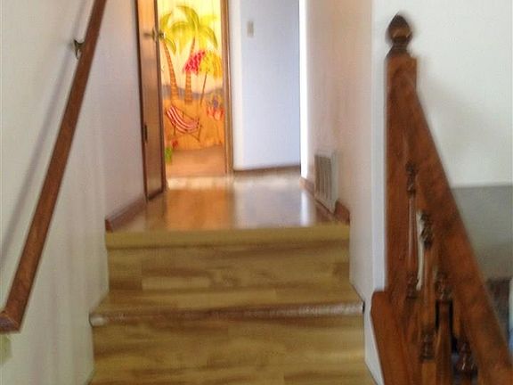 5th image of 1016 Rosewood Dr