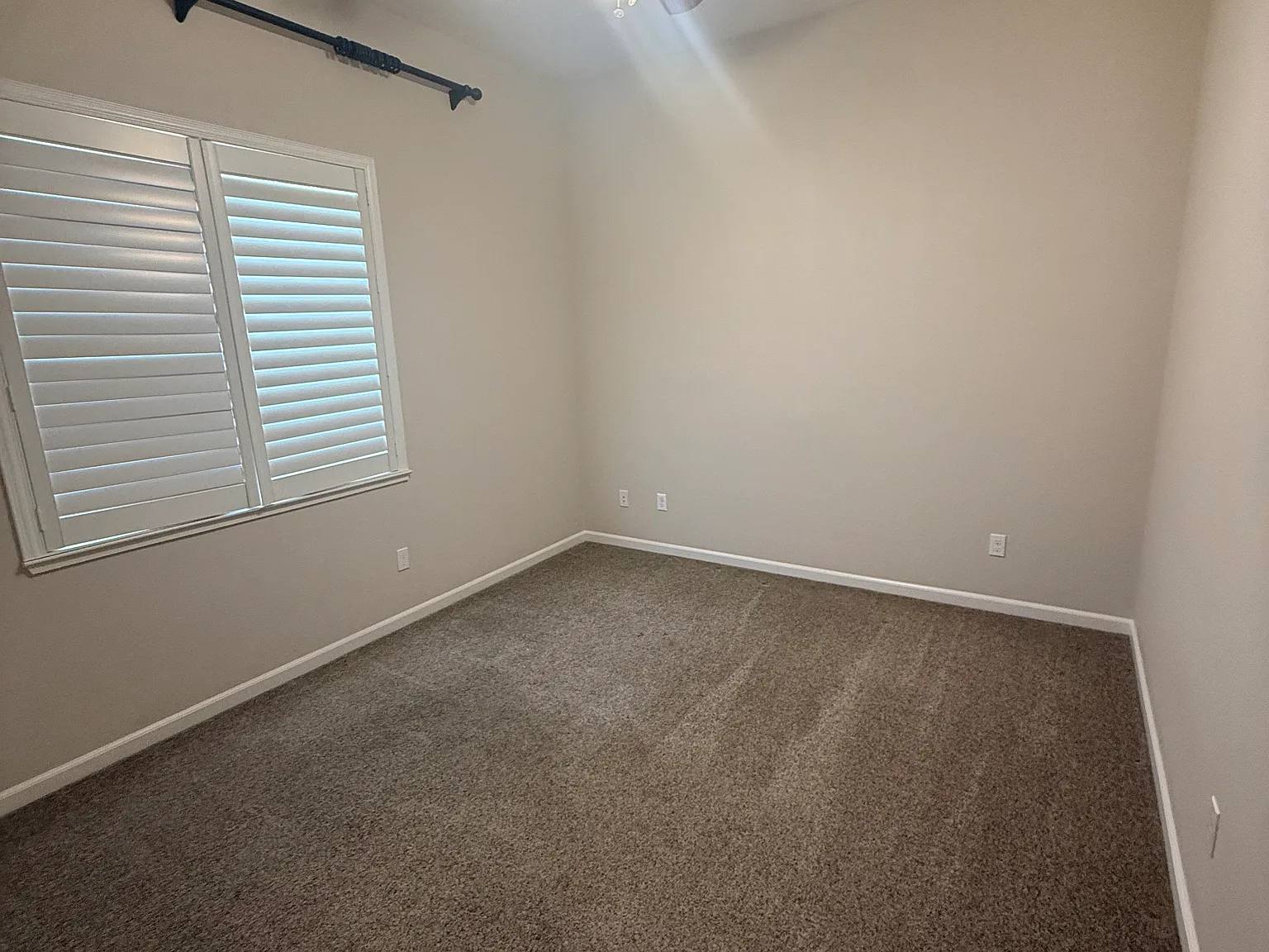 1912 Faxon Dr — Photo 4