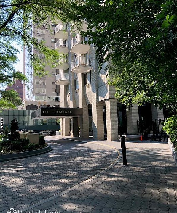 1st image of 220 E 65th St APT 22L