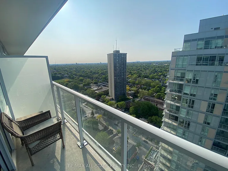 33 Helendale Ave #2302 — Photo 19