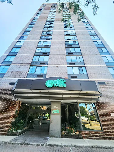 770 Anderson Ave #18F Photo 1
