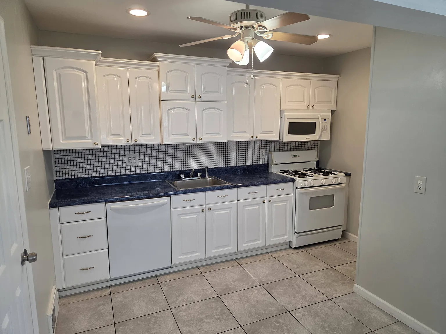 1 bed, 756 sqft, $1,700 — Photo 4