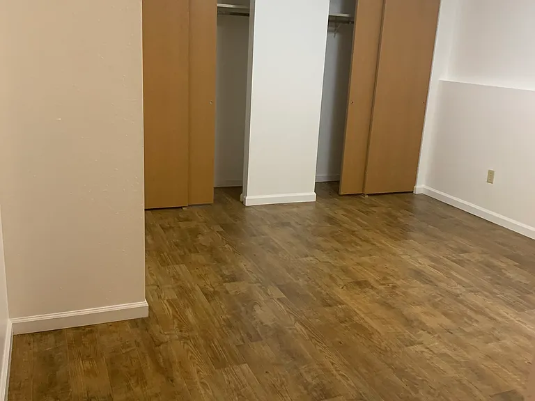 19 Village West Ct — Photo 1