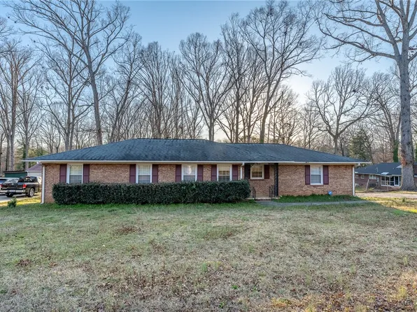 204 Clarke Stream Dr, Anderson, SC 29621