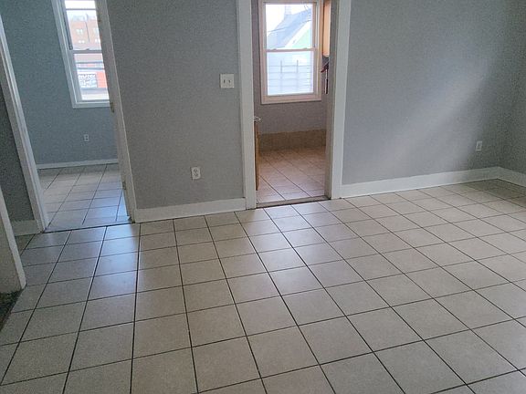 2nd image of 1116 Magnolia Ave #Iii