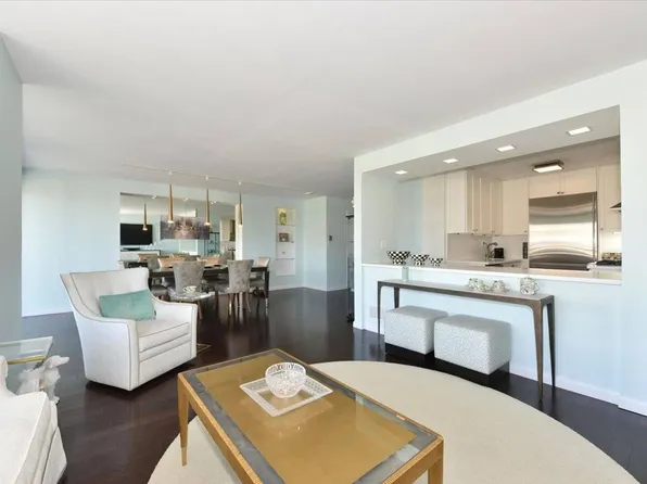 18-15 215th St #15H, Bayside, NY 11360