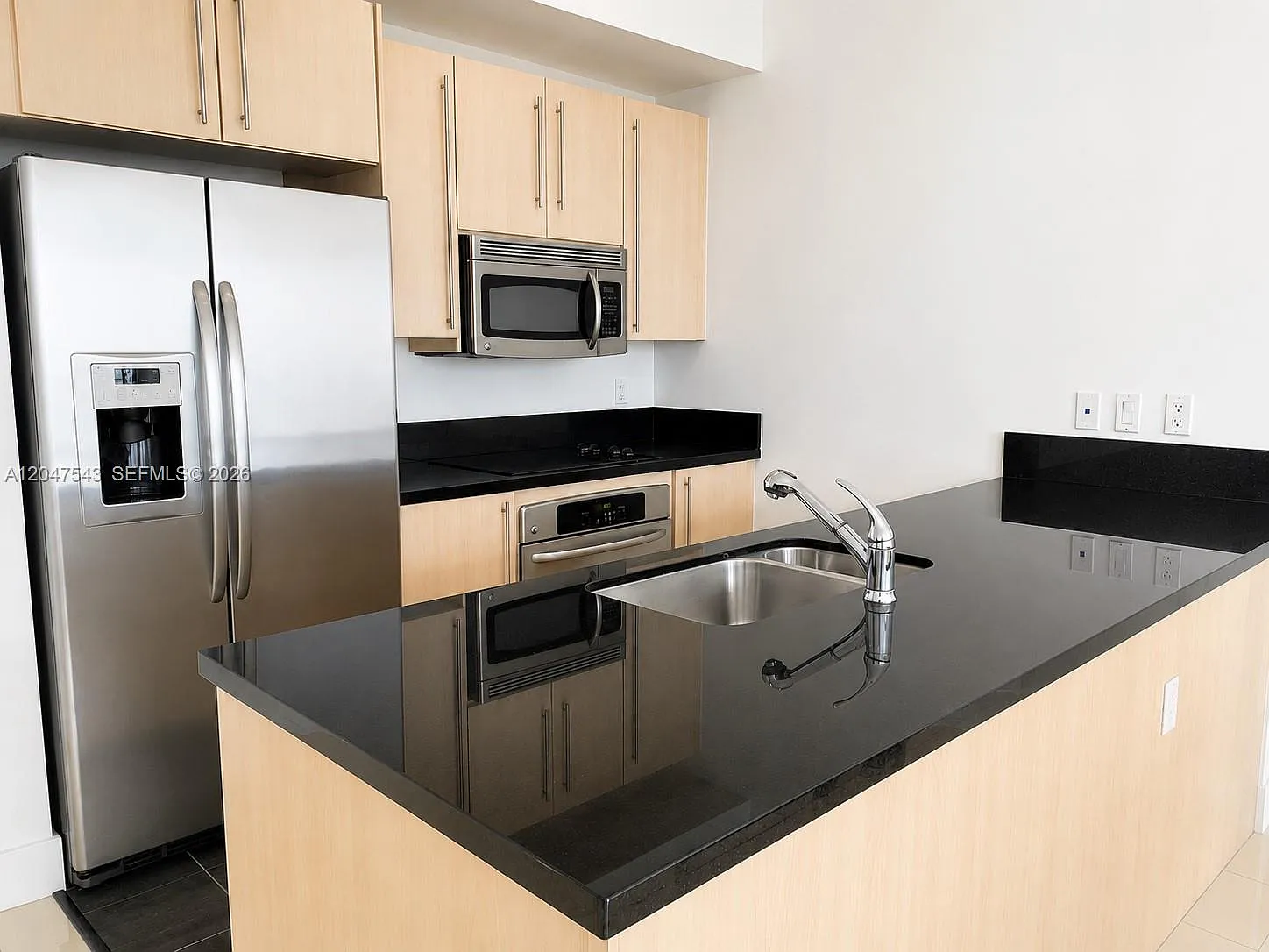 1 bed, 694 sqft, $2,900 — Photo 4