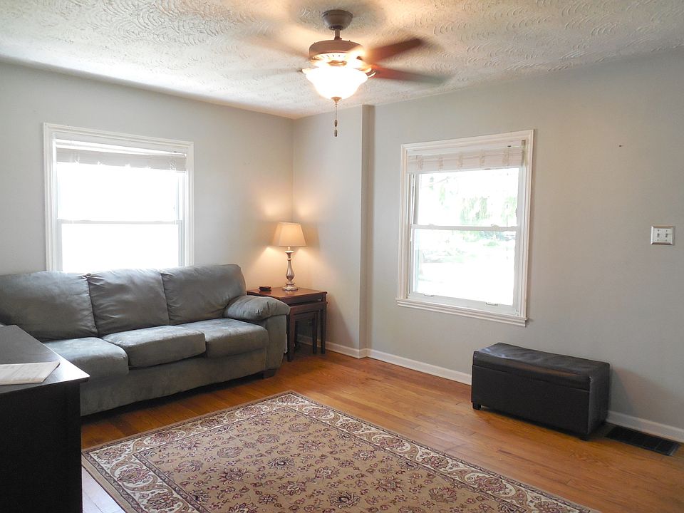 1st image of 430 E Jeffrey Pl