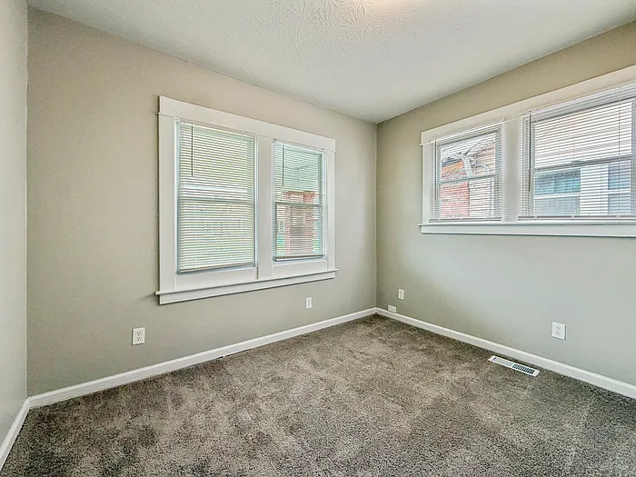 823 S 38th St — Photo 11