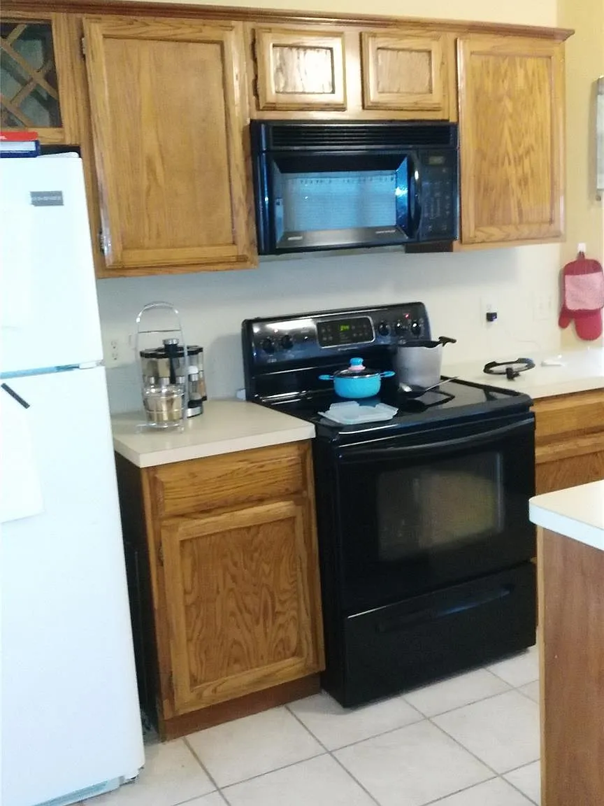 3 bed, 2.5 bath, 2150 sqft, $2,295 — Photo 4